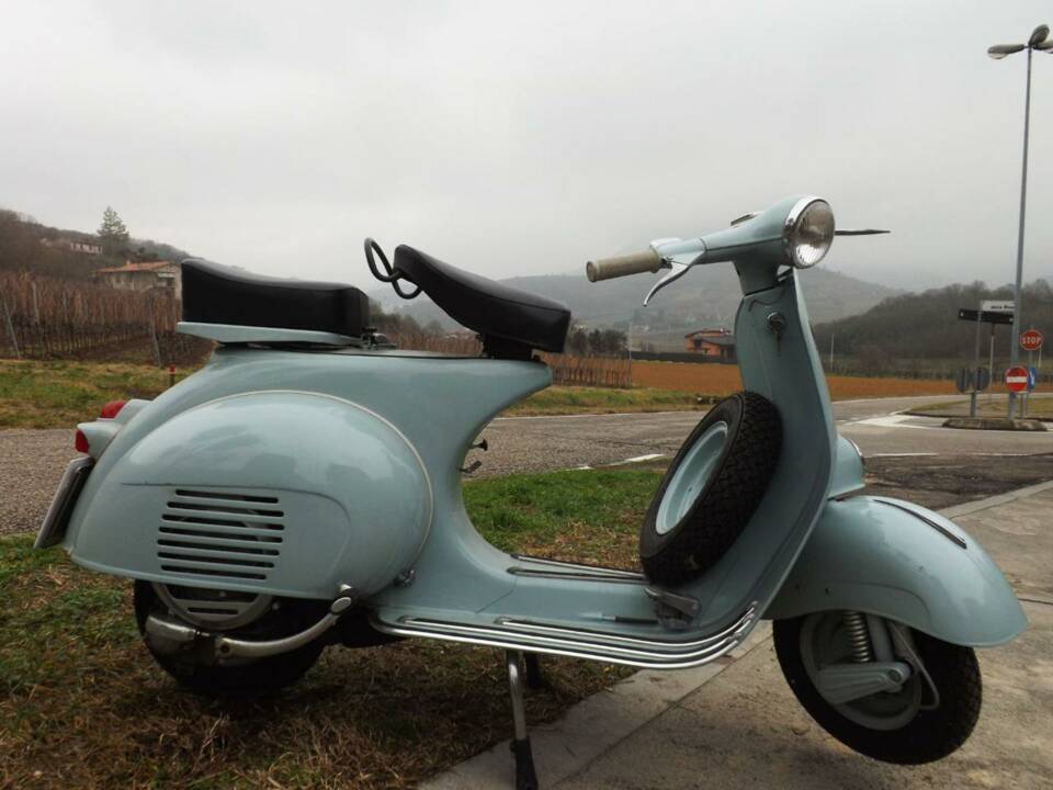Image 4/50 de Piaggio Vespa 125 (1961)