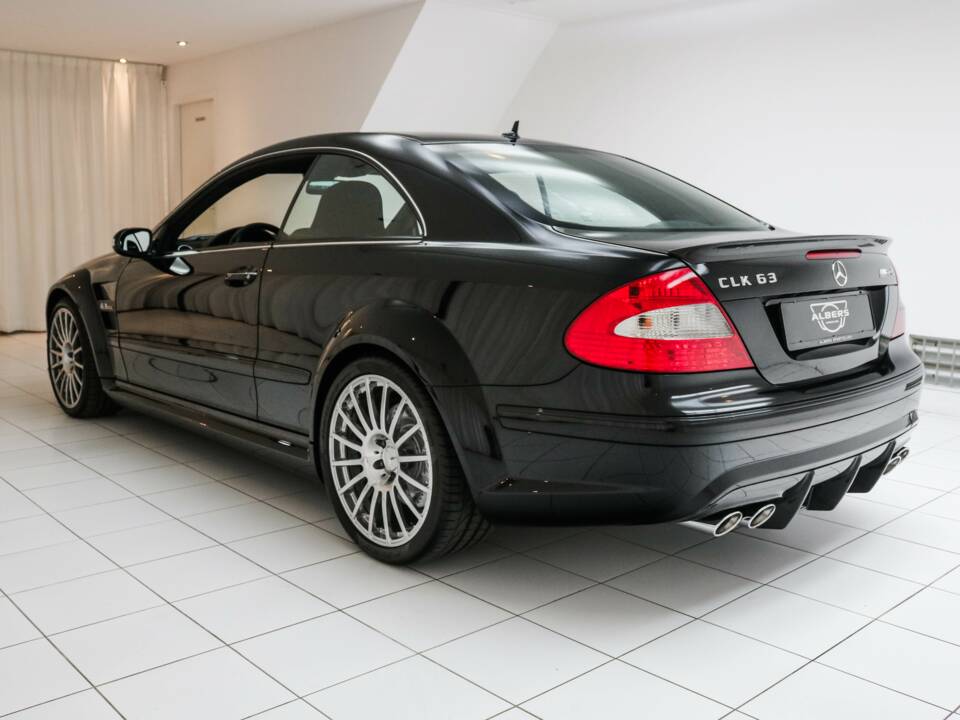 Imagen 3/16 de Mercedes-Benz CLK 63 AMG Black Series (2008)