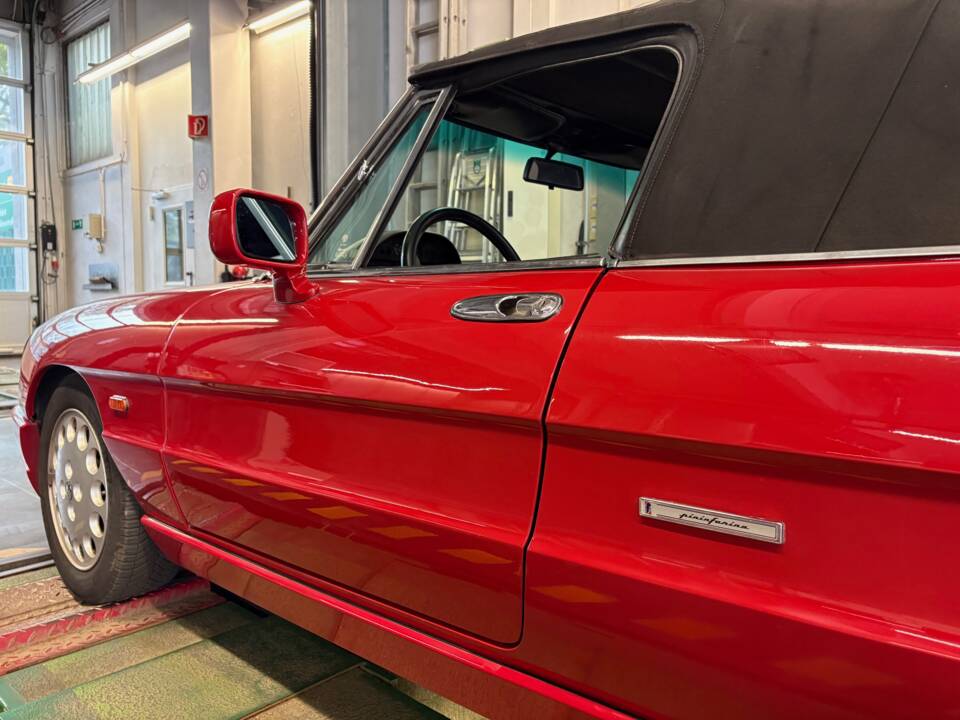 Image 12/25 of Alfa Romeo 2.0 Spider (1992)