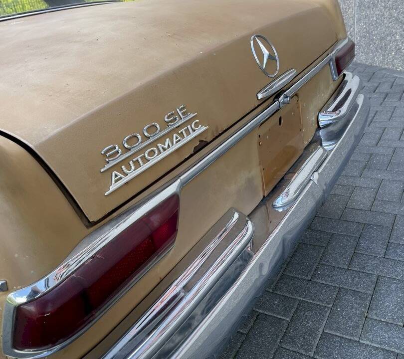 Image 14/36 of Mercedes-Benz 300 SE (1967)