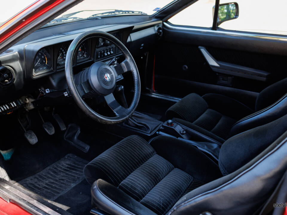 Imagen 26/36 de Alfa Romeo GTV 6 2.5 (1986)