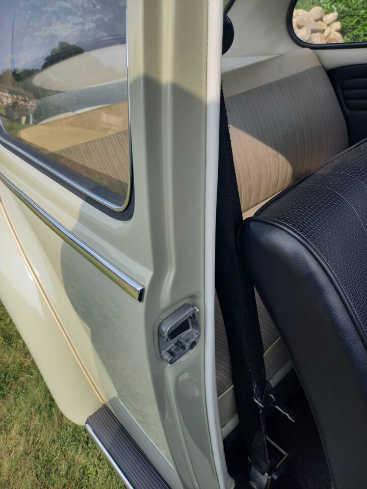 Image 41/137 of Volkswagen Beetle 1200 (1965)