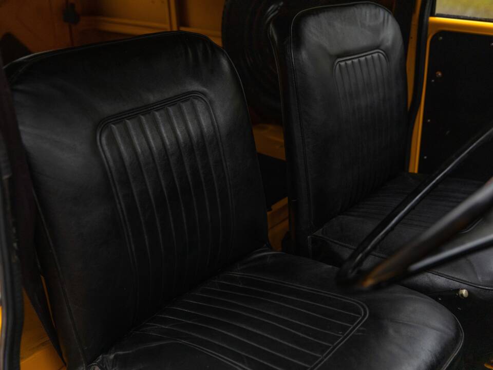 Image 33/50 of Morris Minor Van (1971)