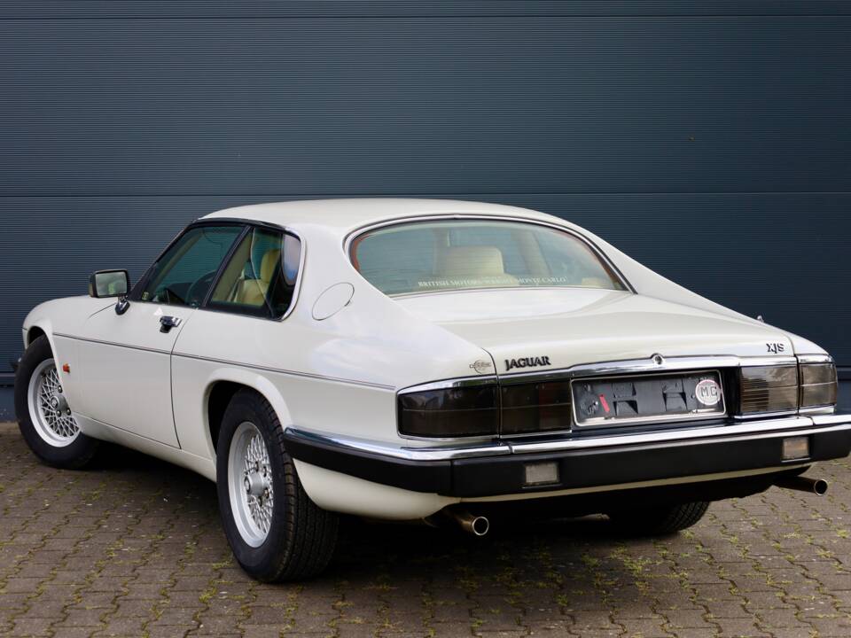 Image 27/29 of Jaguar XJS 4.0 (1991)