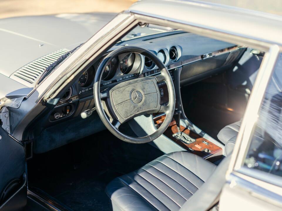 Image 36/50 of Mercedes-Benz 560 SL (1988)