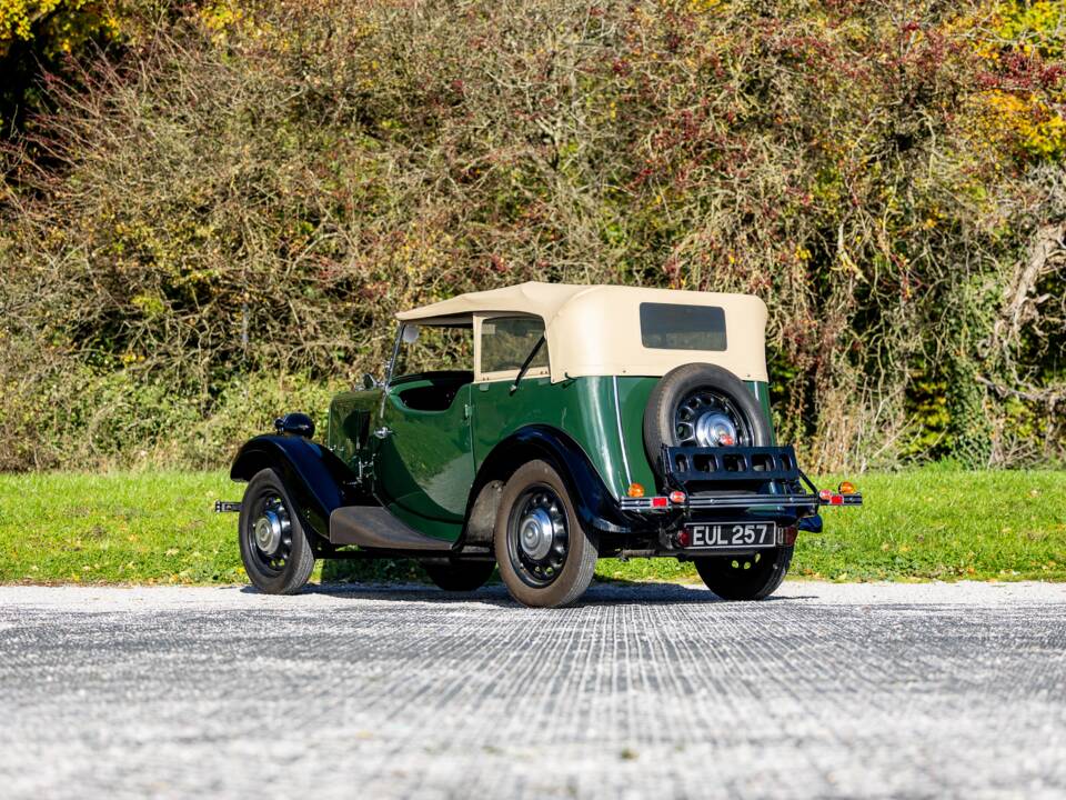 Image 21/50 of Morris Eight (1937)