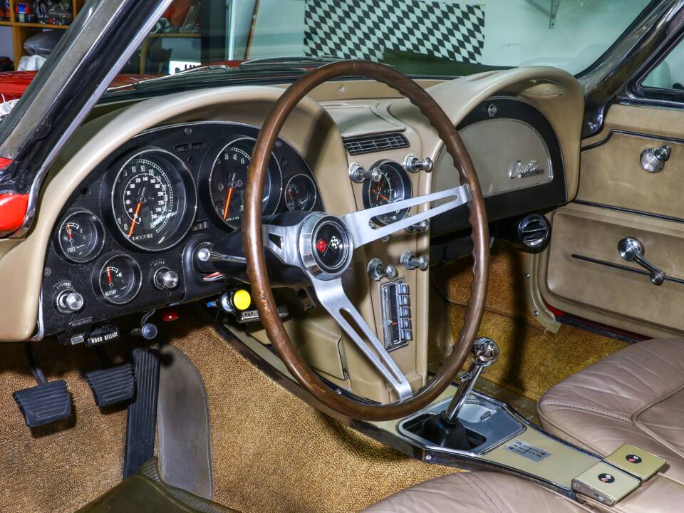 Bild 18/23 von Chevrolet Corvette Sting Ray Convertible (1965)