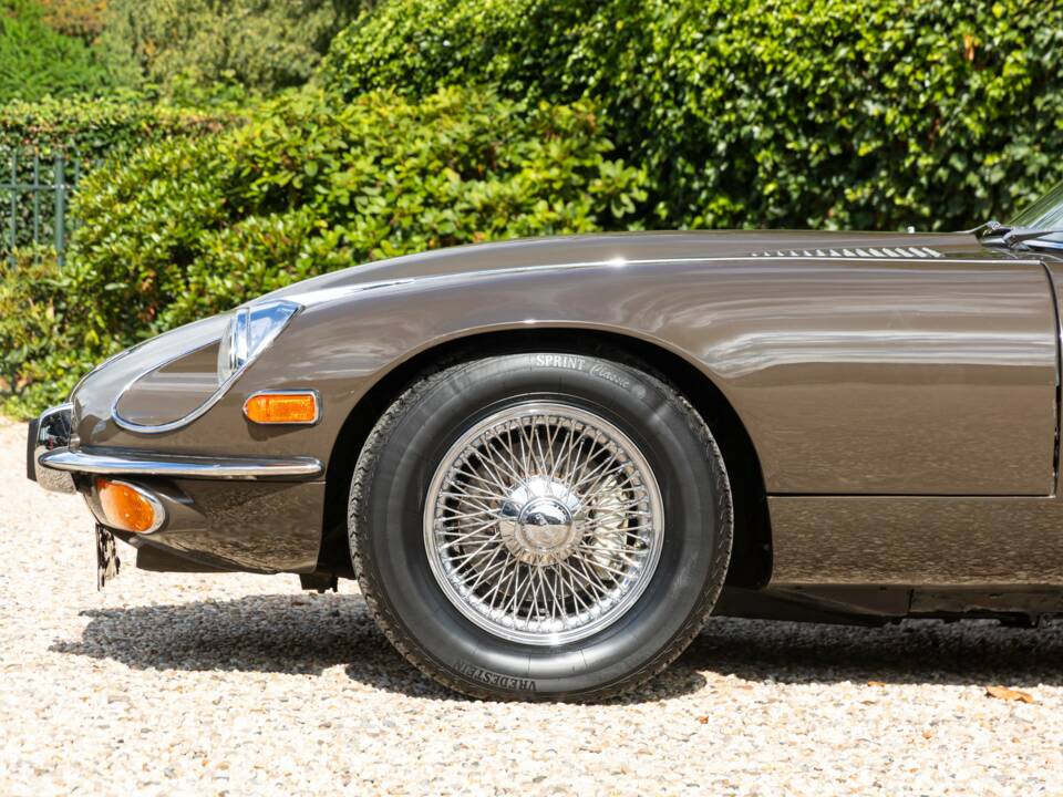Image 12/50 de Jaguar Type E V12 (1973)