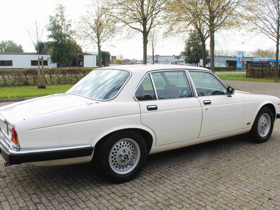 Bild 12/68 von Jaguar XJ 6 4.2 (1985)