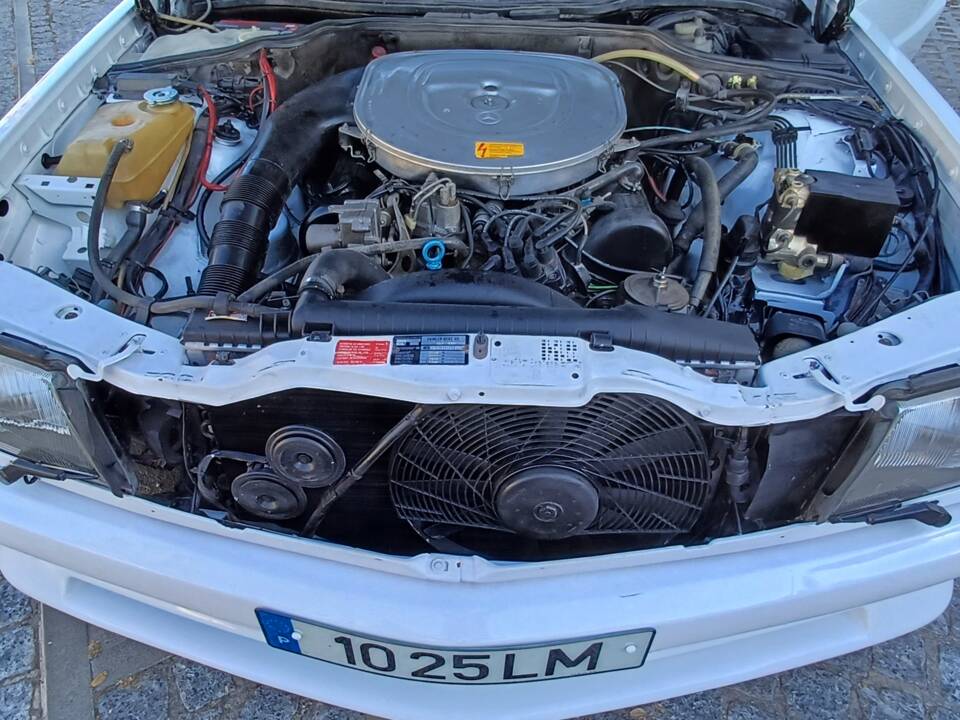 Image 35/65 of Mercedes-Benz 380 SEC (1985)