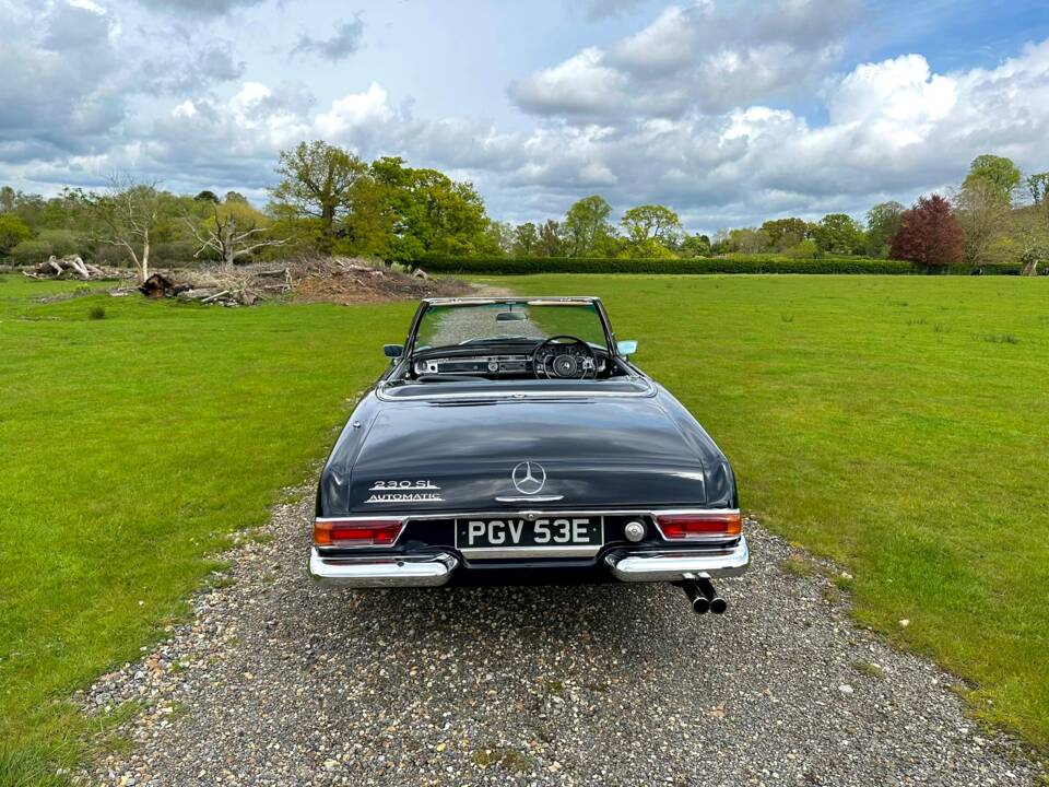 Image 8/55 of Mercedes-Benz 230 SL (1967)