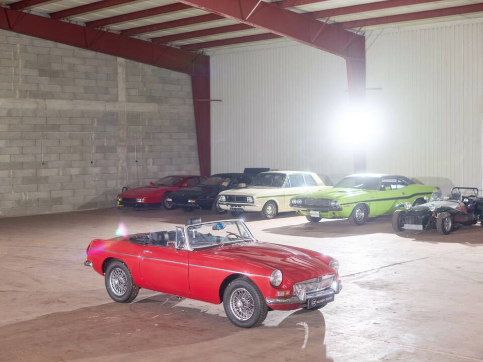Image 5/27 of MG MGB GT (1972)