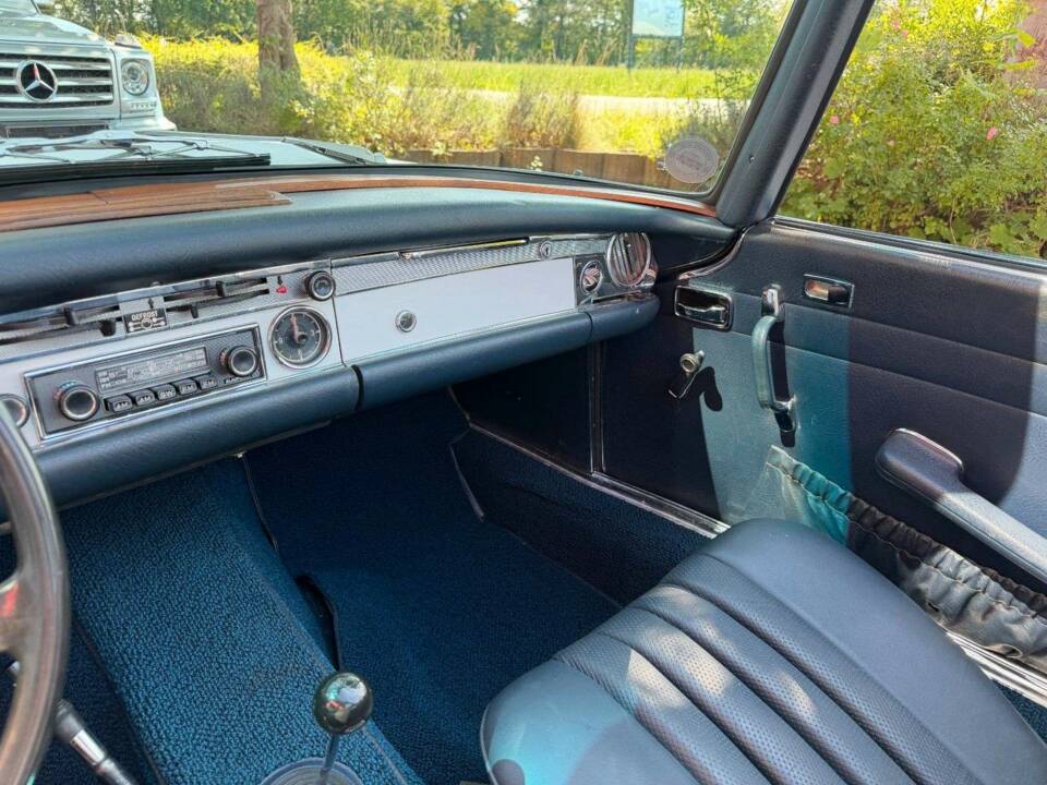 Image 15/42 of Mercedes-Benz 280 SL (1968)
