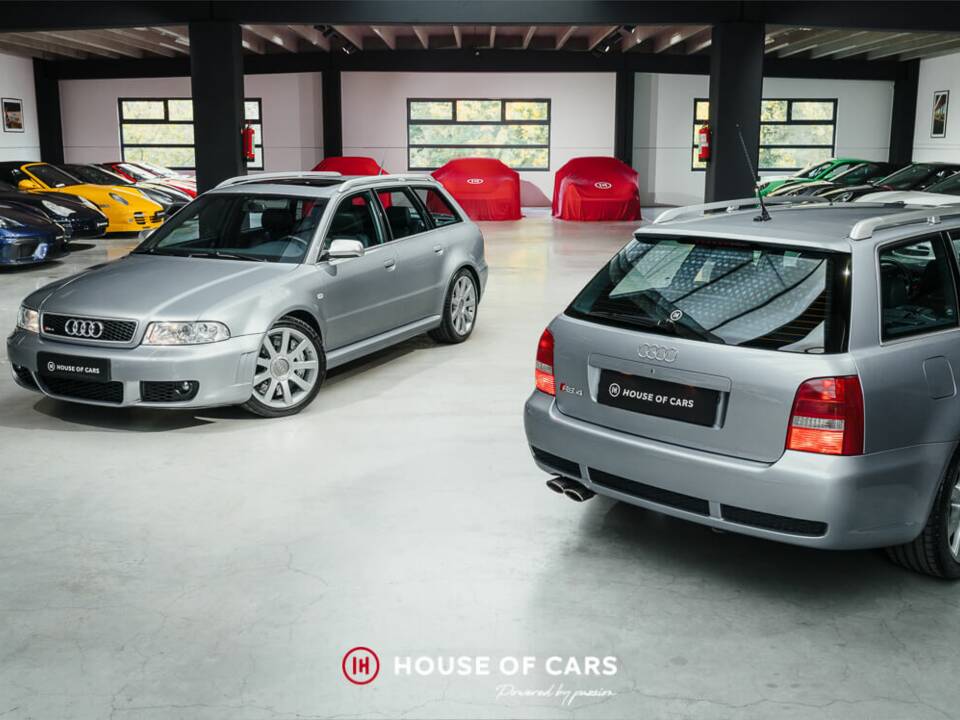 Bild 1/24 von Audi RS4 Avant (2001)