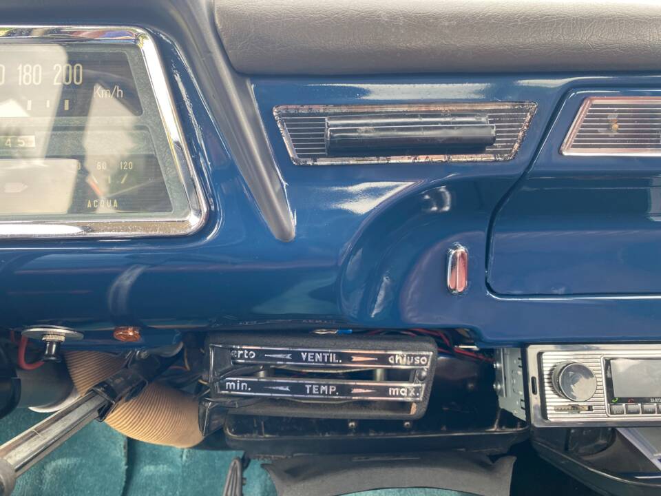 Image 18/75 of Alfa Romeo Giulia 1300 TI (1966)