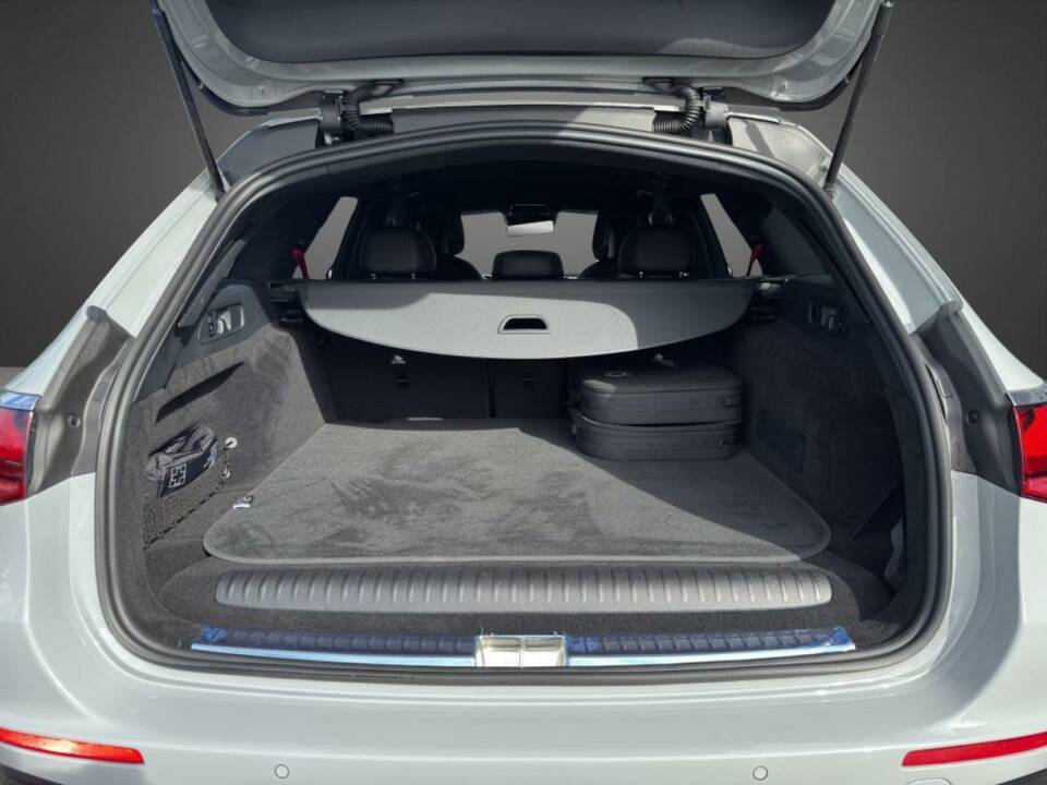 Imagen 9/10 de Mercedes-Benz E 53 AMG Hybrid 4MATIC T (2024)