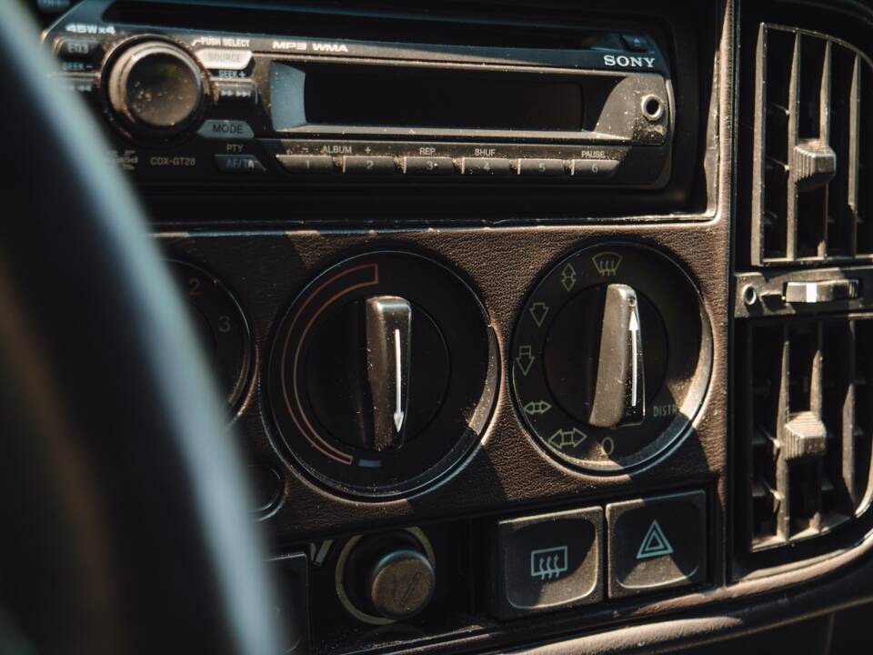 Bild 22/45 von Saab 900 S (1992)