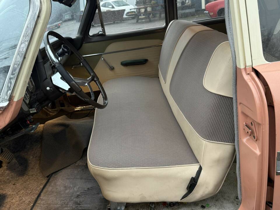 Image 14/16 de Plymouth Sport Suburban (1959)