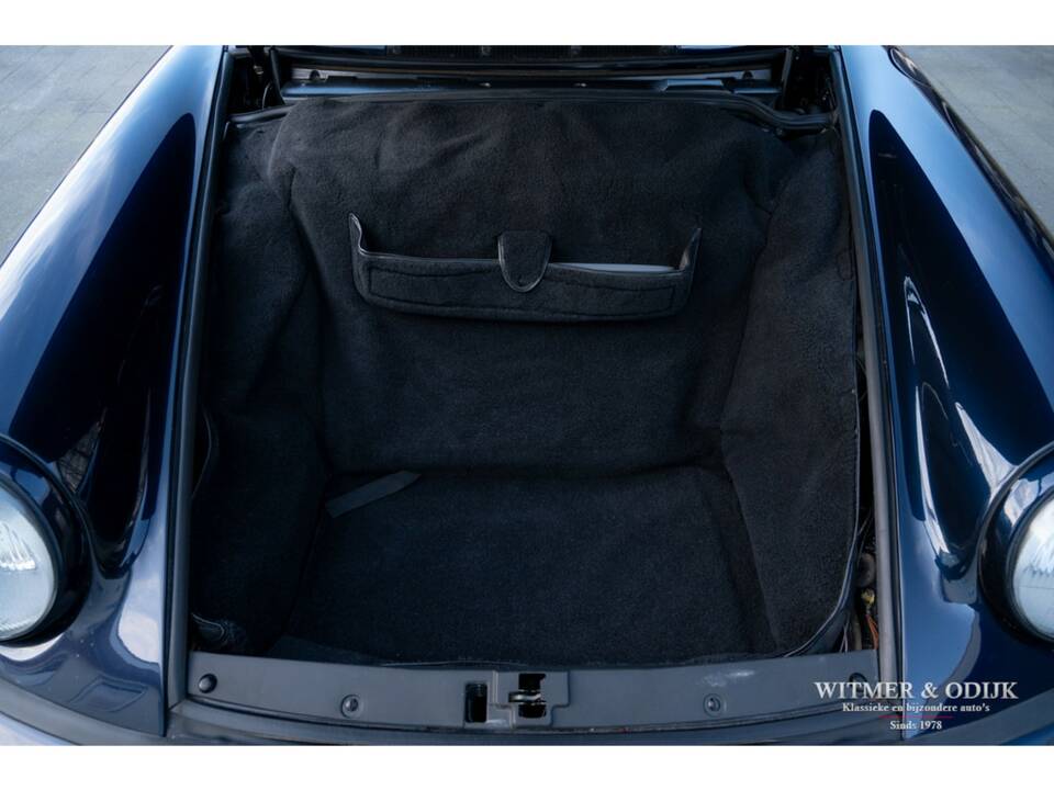 Image 32/33 de Porsche 911 Carrera 4 (1992)