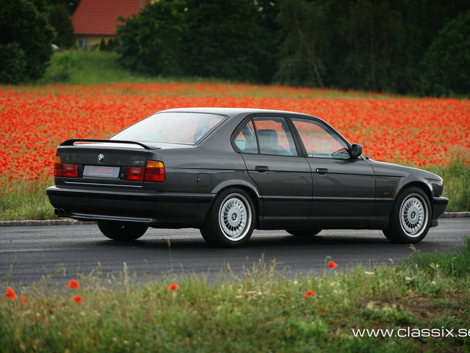 Afbeelding 24/25 van BMW M5 (1990)