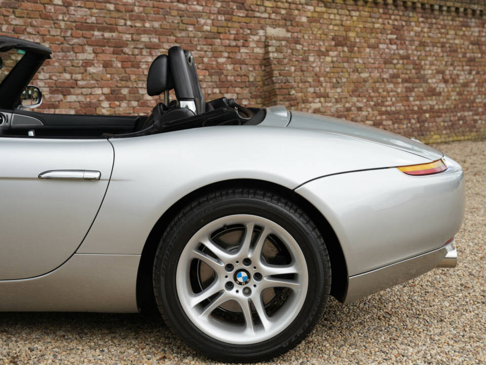 Image 12/50 of BMW Z8 (2000)