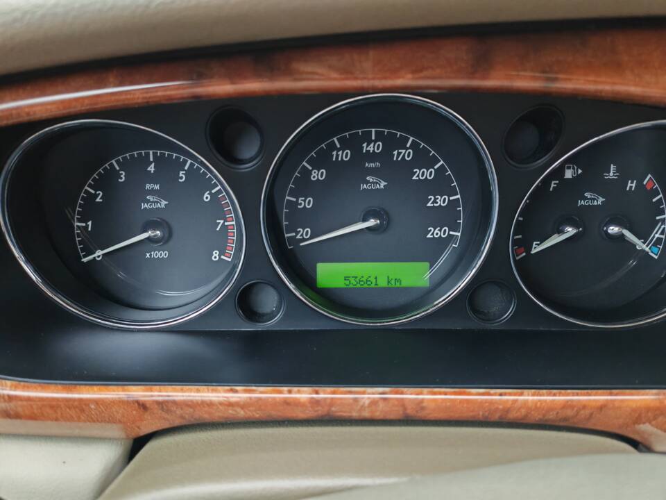 Bild 42/50 von Jaguar XJ 8 3.5 (2003)