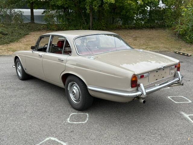 Bild 6/40 von Jaguar XJ 6 4.2 (1971)
