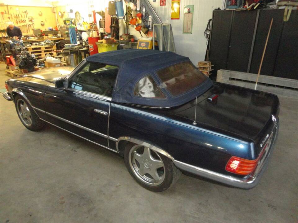 Image 2/50 of Mercedes-Benz 380 SL (1982)