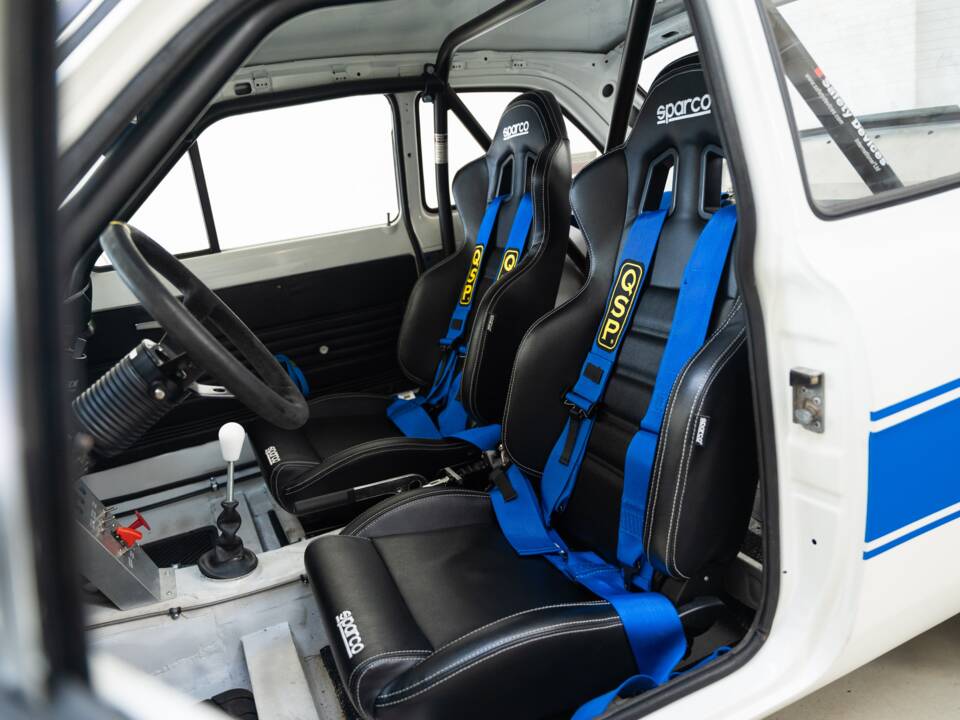 Image 18/47 de Ford Escort RS 2000 (1975)