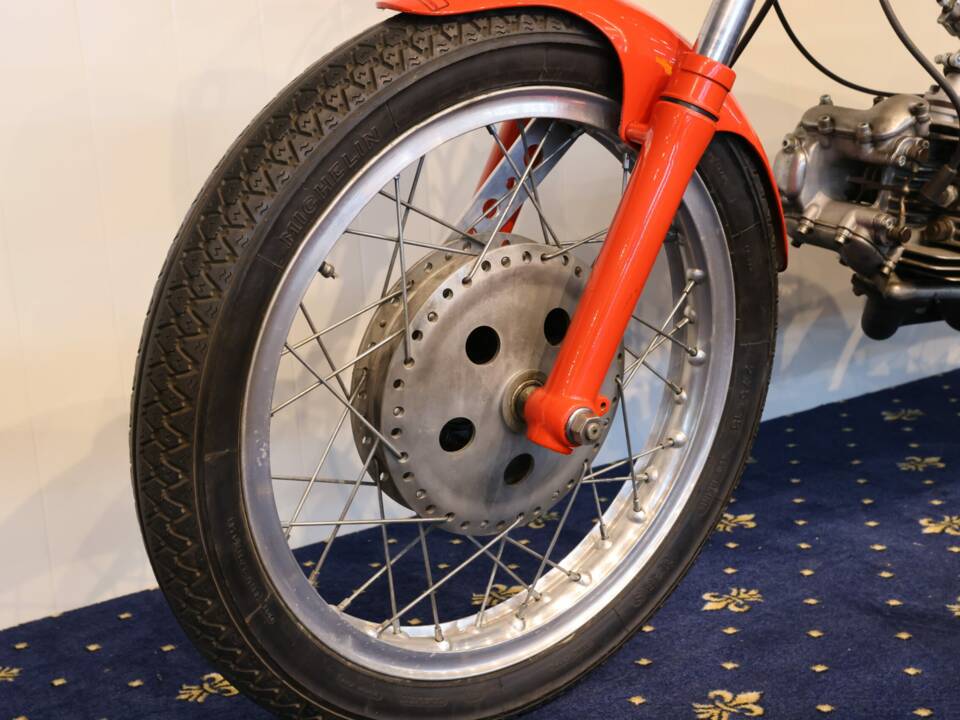 Image 20/27 of Aermacchi Ala Verde (1962)