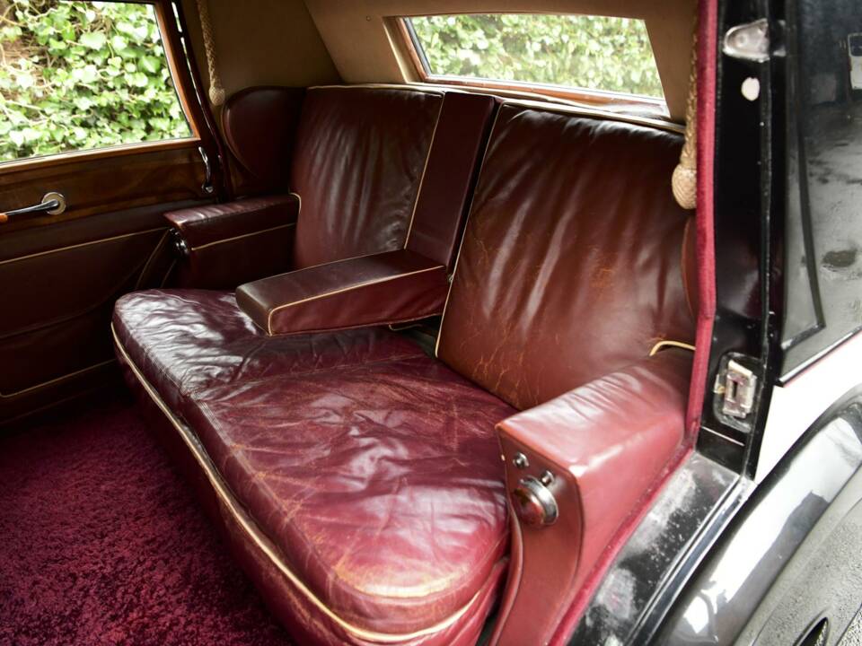 Image 25/50 of Rolls-Royce Silver Wraith (1949)