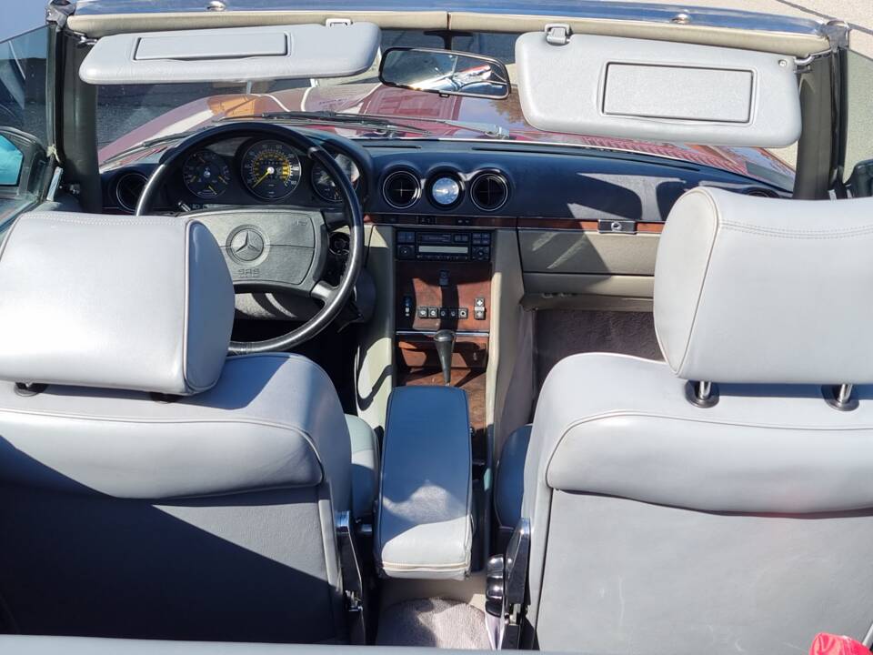 Image 7/9 de Mercedes-Benz 560 SL (1989)