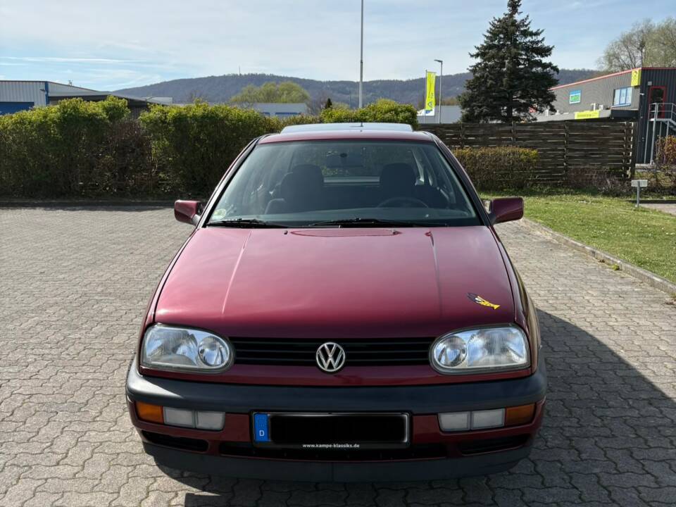 Imagen 2/18 de Volkswagen Golf III 1.6 (1996)