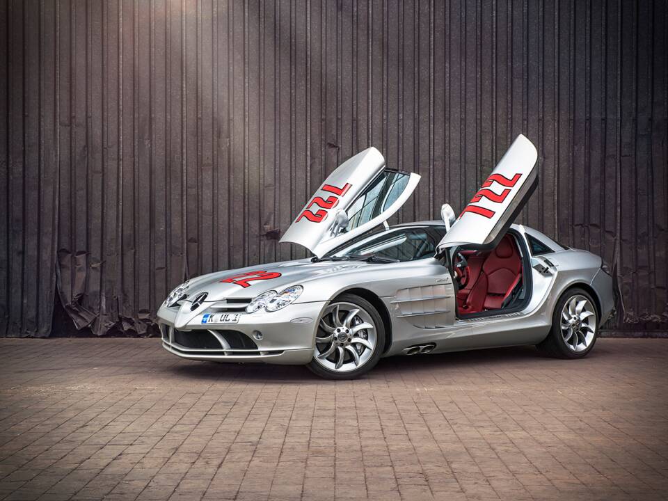 Image 16/61 of Mercedes-Benz SLR McLaren (2004)