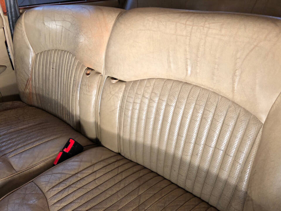 Image 15/22 of Daimler Sovereign 4.2 (1969)
