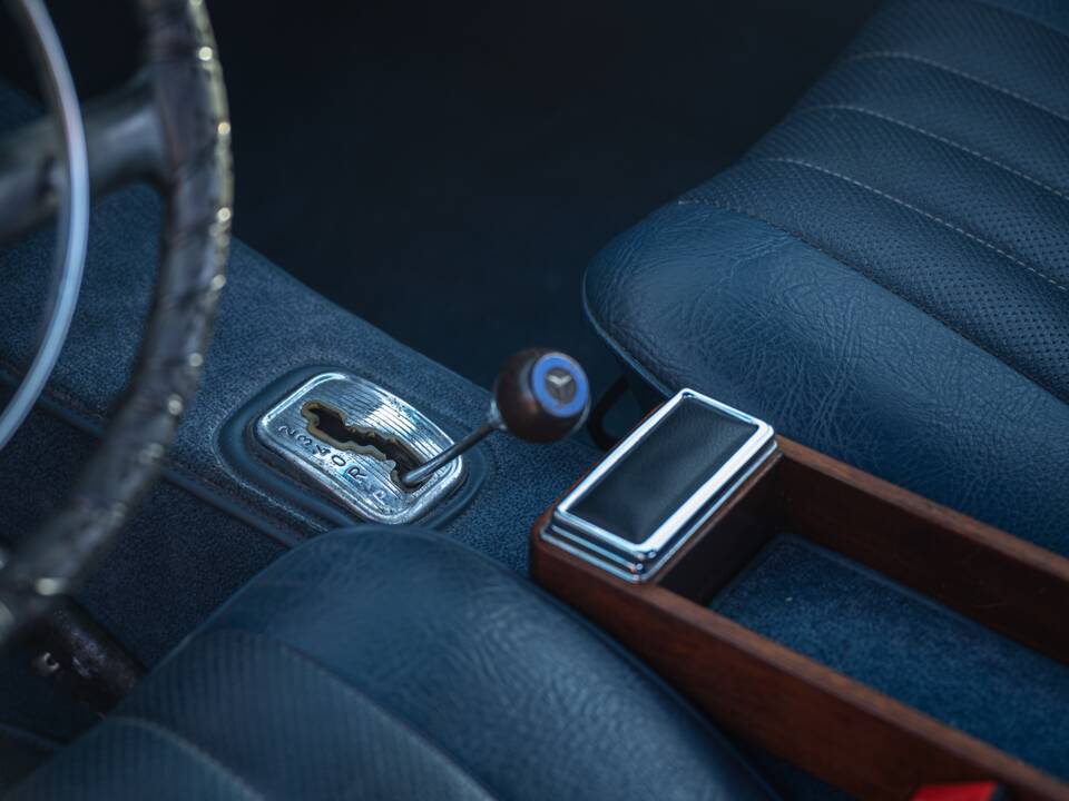 Bild 31/69 von Mercedes-Benz 230 SL (1967)