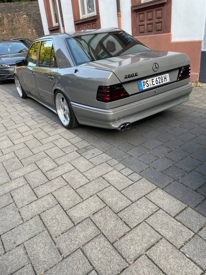 Immagine 3/14 di Mercedes-Benz 280 E (1993)