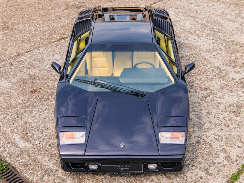 Immagine 3/39 di Lamborghini Countach 25th Anniversary (1990)