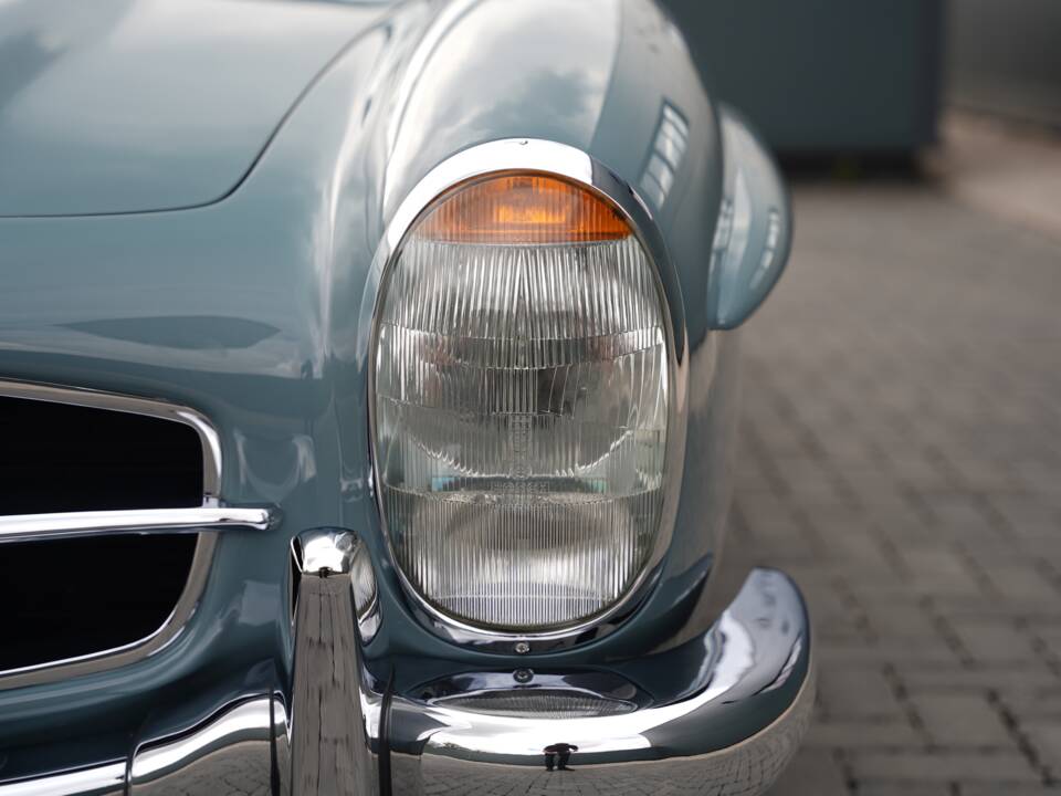 Image 29/43 of Mercedes-Benz 300 SL Roadster (1960)