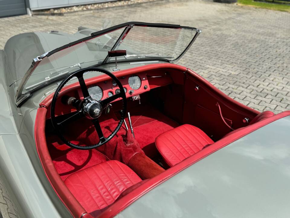 Image 10/17 of Jaguar XK 120 SE OTS (1953)