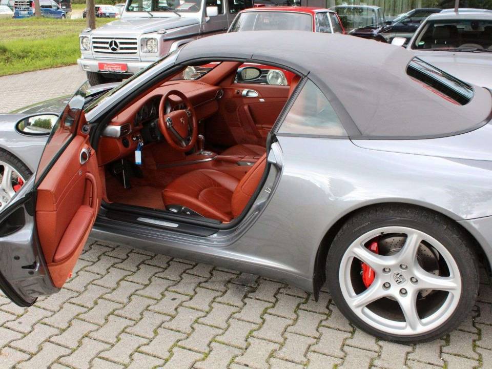Image 2/20 de Porsche 911 Carrera S (2005)