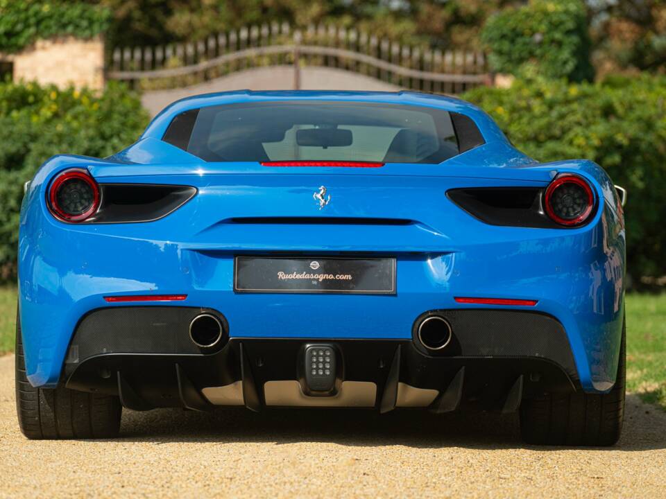 Imagen 7/50 de Ferrari 488 GTB (2017)