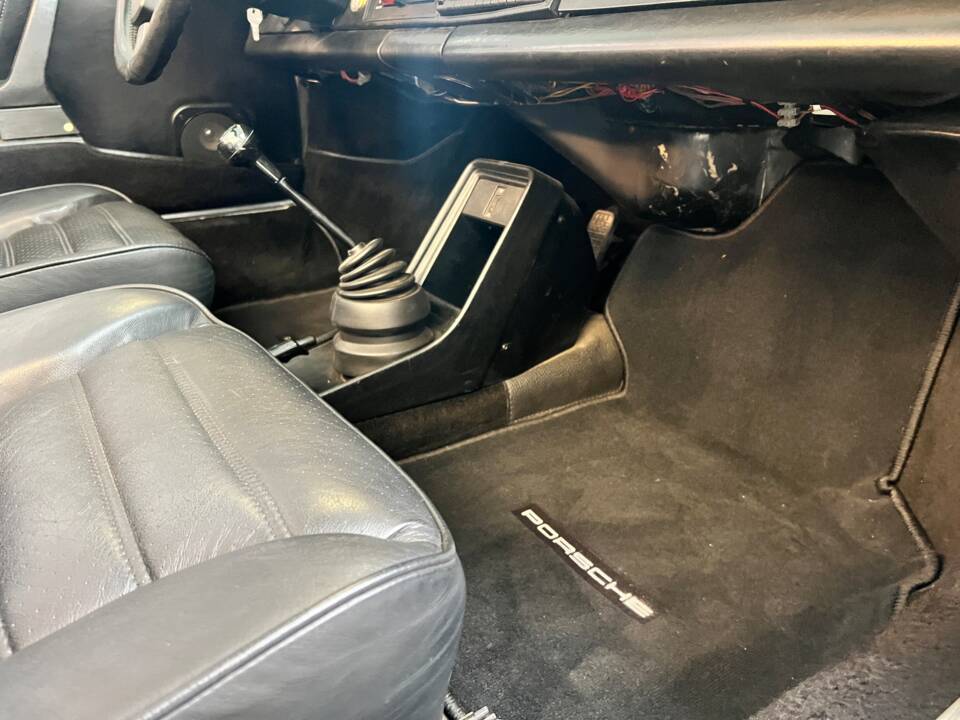 Image 20/71 de Porsche 911 SC 3.0 (1983)