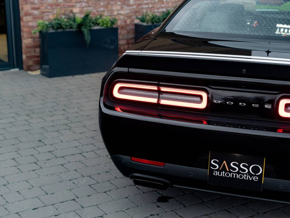 Image 48/86 of Dodge Challenger SRT "Black Ghost" (2023)