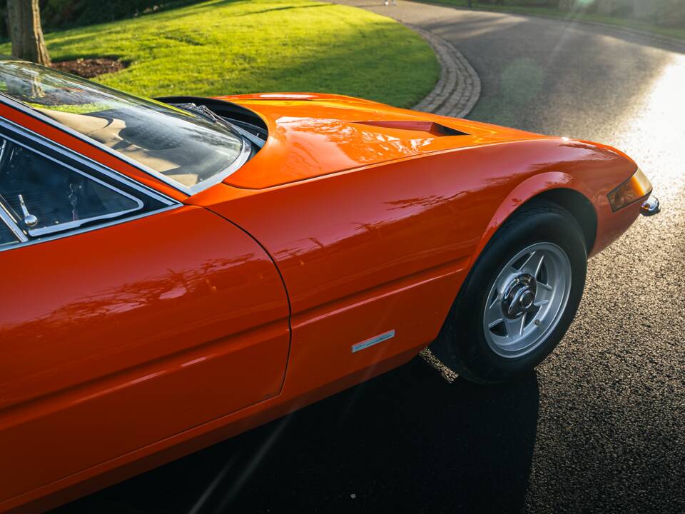 Image 9/74 of Ferrari 365 GTB/4 Daytona (1971)