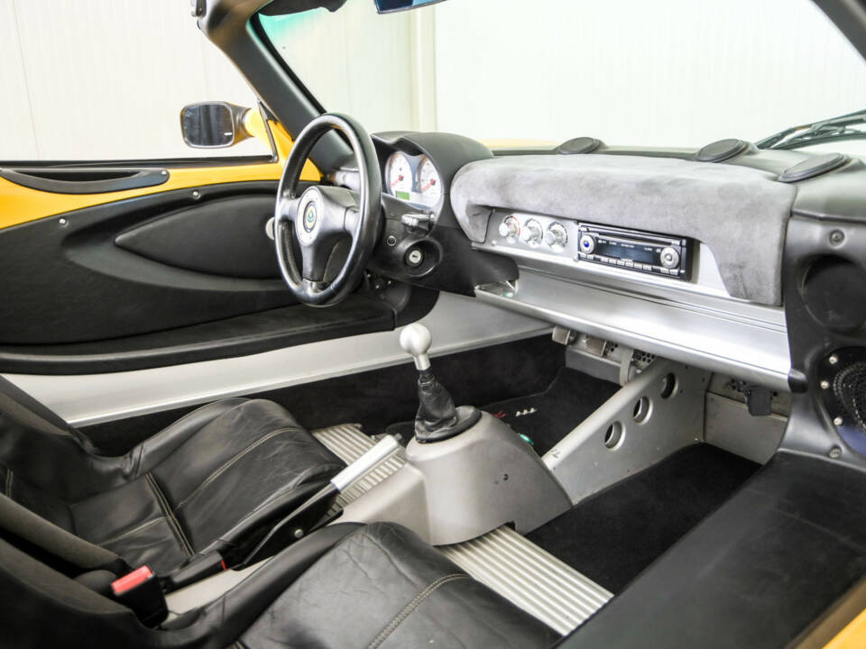 Image 12/50 of Lotus Elise (2003)