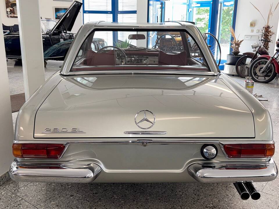 Image 6/24 of Mercedes-Benz 280 SL (1968)