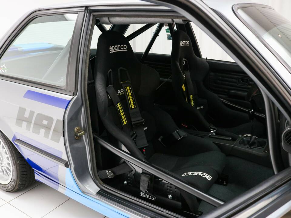 Image 7/14 of BMW 325i (1991)