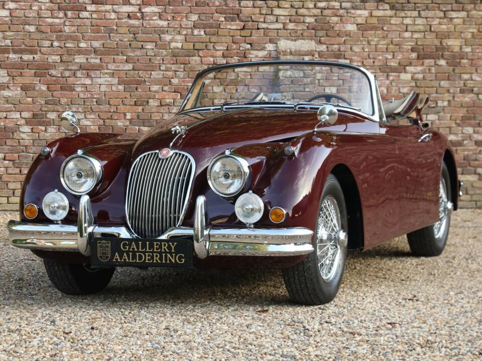 Immagine 1/50 di Jaguar XK 150 SE DHC (1958)
