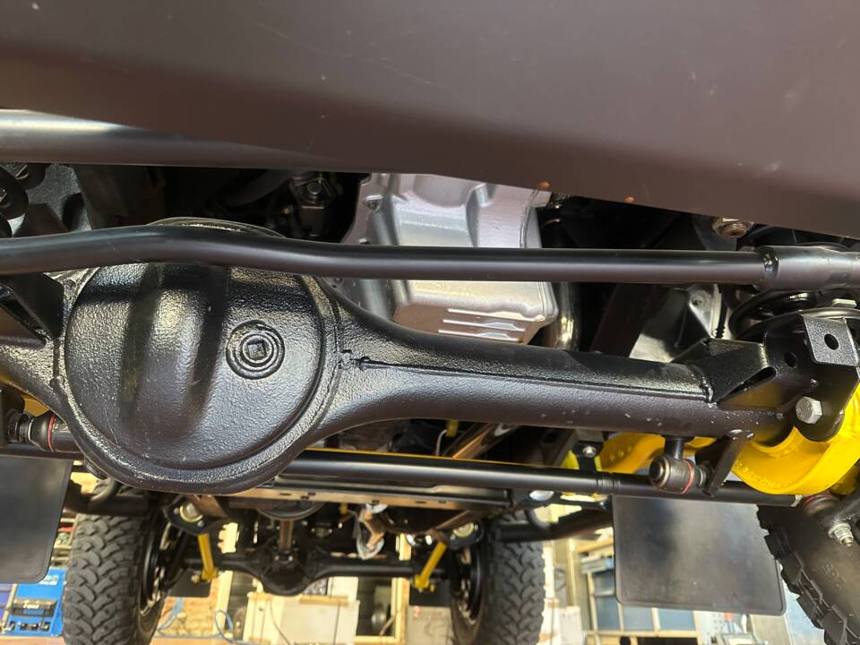 Image 26/30 of Land Rover Defender 90 "Limited" (2005)